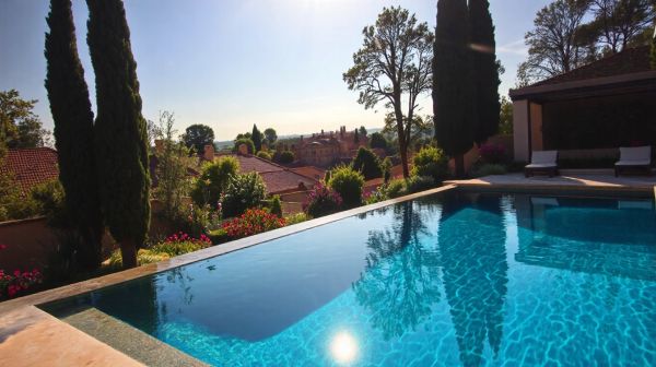 Guide complet pour votre piscine sur mesure à Toulouse